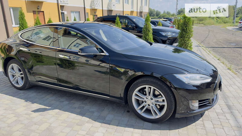 Ліфтбек Tesla Model S 2013 в Києві