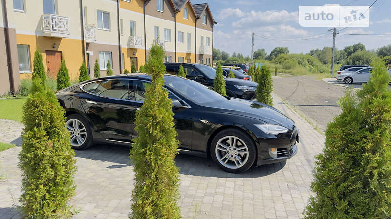 Ліфтбек Tesla Model S 2013 в Києві