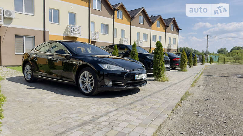 Ліфтбек Tesla Model S 2013 в Києві