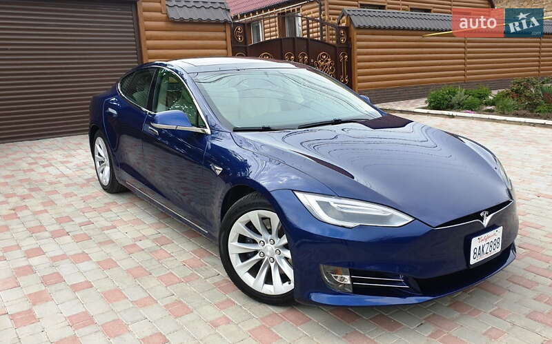 Лифтбек Tesla Model S 2017 в Одессе