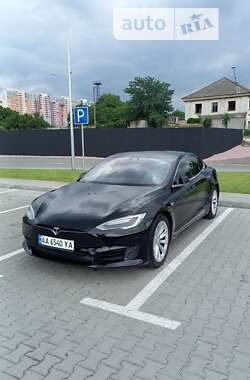 Ліфтбек Tesla Model S 2017 в Києві