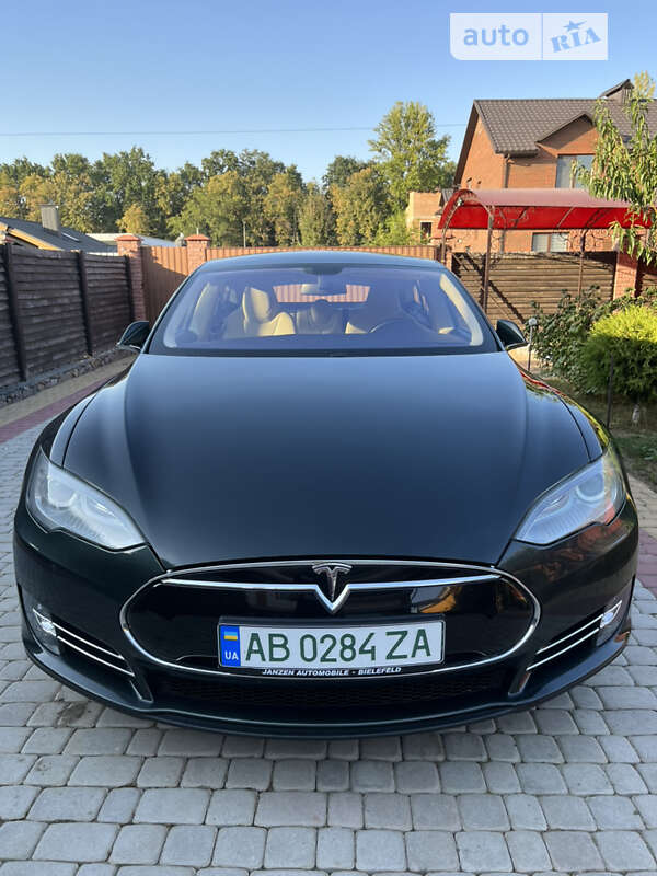 Лифтбек Tesla Model S 2013 в Виннице