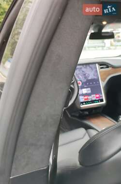 Лифтбек Tesla Model S 2017 в Киеве
