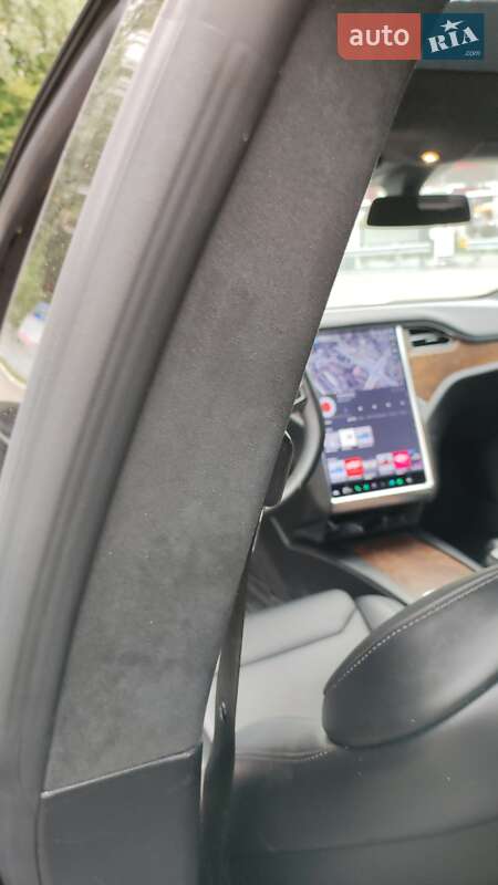 Ліфтбек Tesla Model S 2017 в Києві