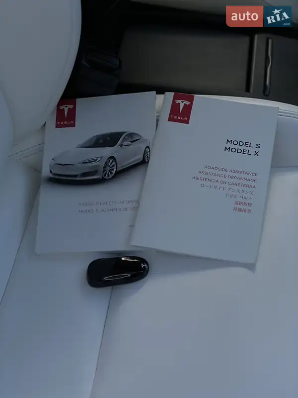 Лифтбек Tesla Model S 2018 в Полтаве документ