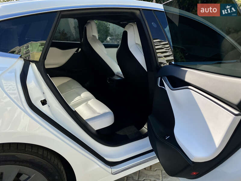 Лифтбек Tesla Model S 2018 в Полтаве