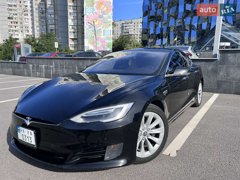 Tesla Model S 2016