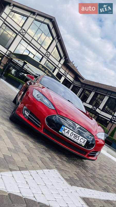 Лифтбек Tesla Model S 2014 в Киеве фото 4 Лифтбек Tesla Model S 2014 в Киеве