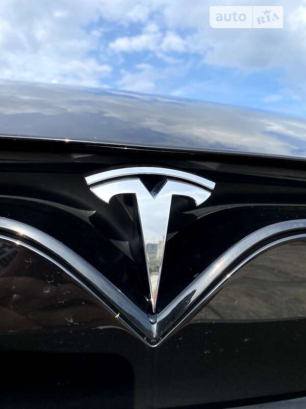 Лифтбек Tesla Model S 2021 в Черкассах