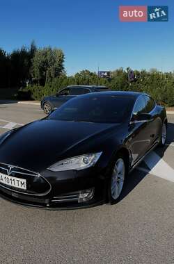 Ліфтбек Tesla Model S 2015 в Києві