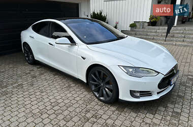 Tesla Model S 2014