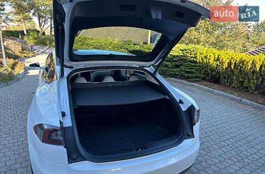 Лифтбек Tesla Model S 2014 в 