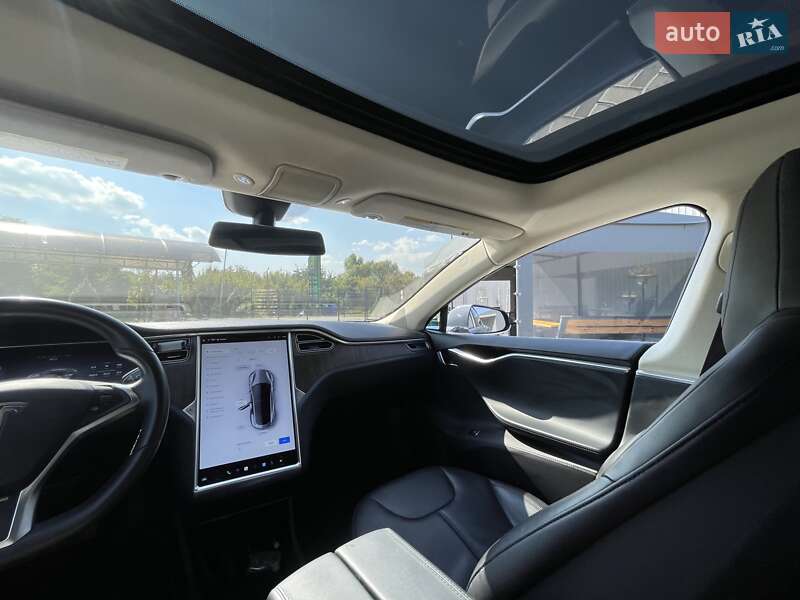 Лифтбек Tesla Model S 2013 в Полтаве