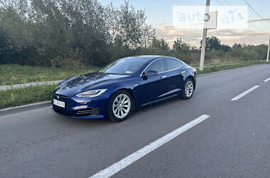 Лифтбек Tesla Model S 2016 в Львове
