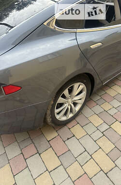 Лифтбек Tesla Model S 2014 в 