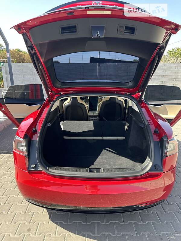 Ліфтбек Tesla Model S 2016 в Білій Церкві