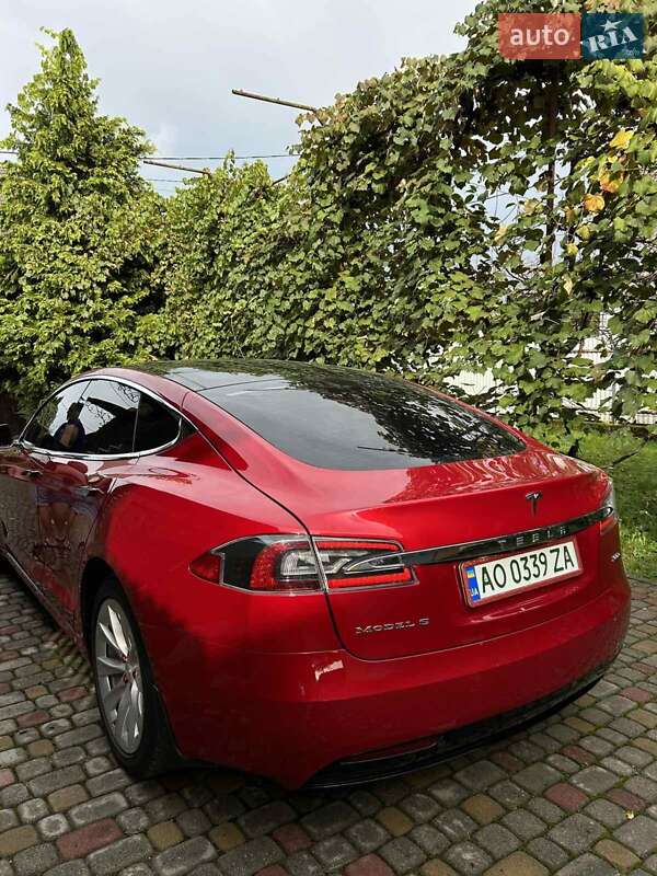 Ліфтбек Tesla Model S 2019 в Ужгороді