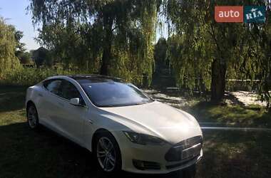 Tesla Model S 2014