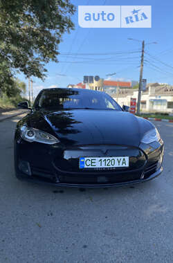 Tesla Model S 2015