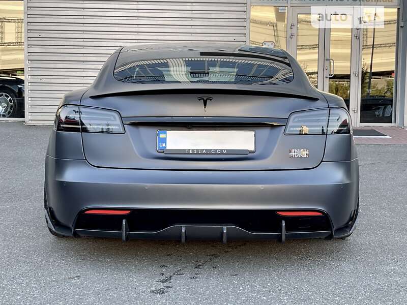 Лифтбек Tesla Model S 2022 в Киеве