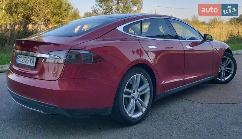 Лифтбек Tesla Model S 2013 в Дрогобыче