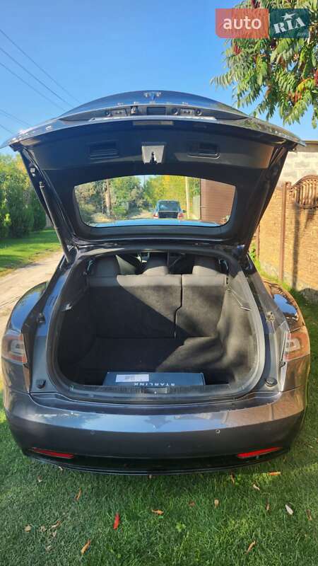 Ліфтбек Tesla Model S 2018 в Дніпрі