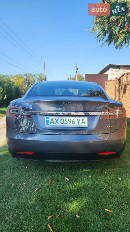 Ліфтбек Tesla Model S 2018 в Дніпрі