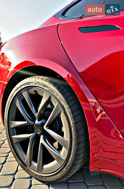 Лифтбек Tesla Model S 2021 в Днепре