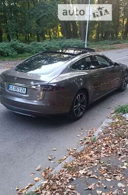 Лифтбек Tesla Model S 2015 в Черновцах