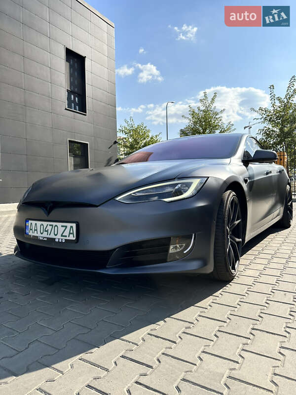 Лифтбек Tesla Model S 2019 в Киеве