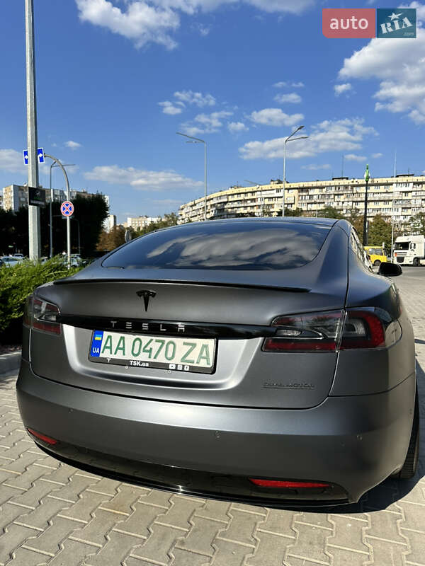 Лифтбек Tesla Model S 2019 в Киеве