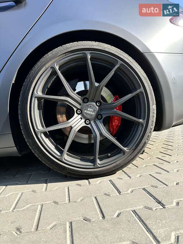 Лифтбек Tesla Model S 2019 в Киеве