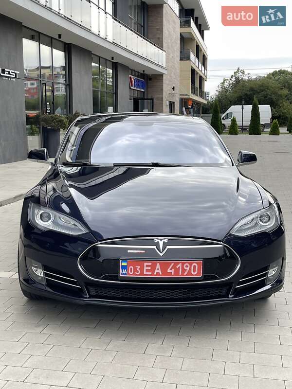 Лифтбек Tesla Model S 2014 в Ужгороде