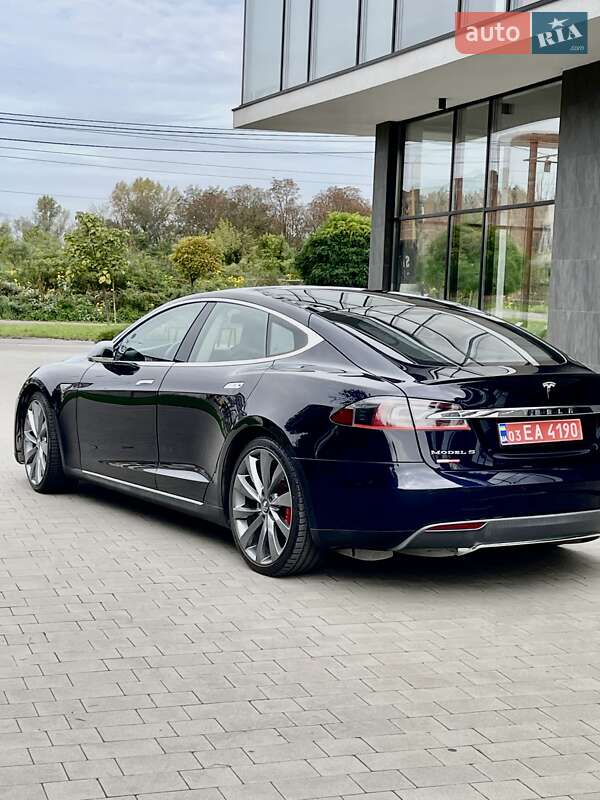 Лифтбек Tesla Model S 2014 в Ужгороде