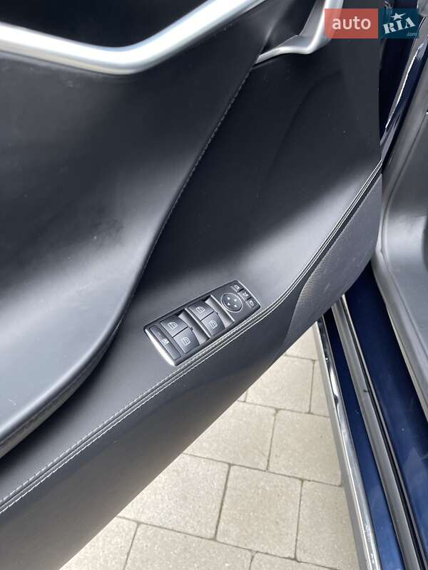 Лифтбек Tesla Model S 2014 в Ужгороде