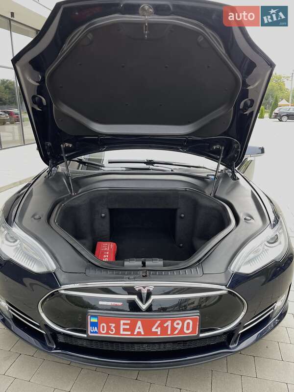 Лифтбек Tesla Model S 2014 в Ужгороде