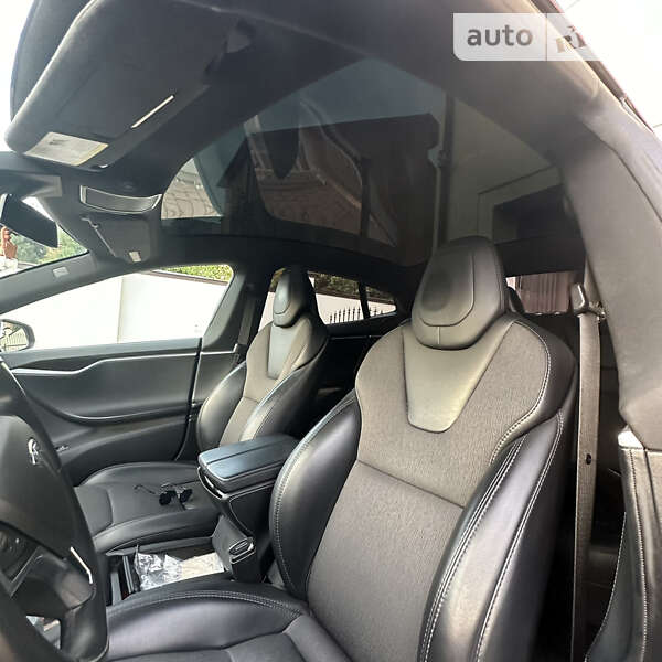 Ліфтбек Tesla Model S 2018 в Львові