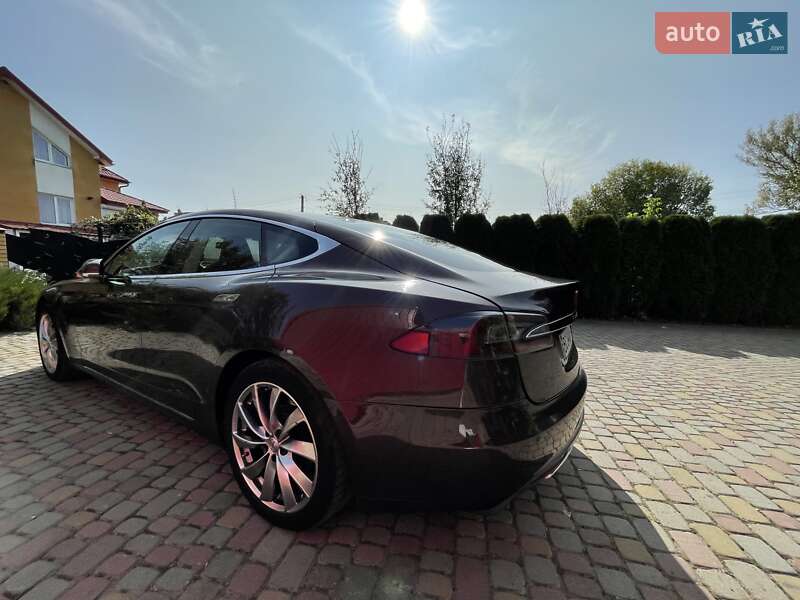 Лифтбек Tesla Model S 2014 в Жидачове
