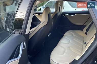 Лифтбек Tesla Model S 2014 в 