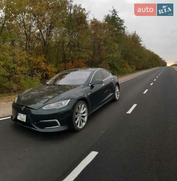 Tesla Model S 2013