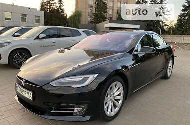 Ліфтбек Tesla Model S 2017 в Вінниці