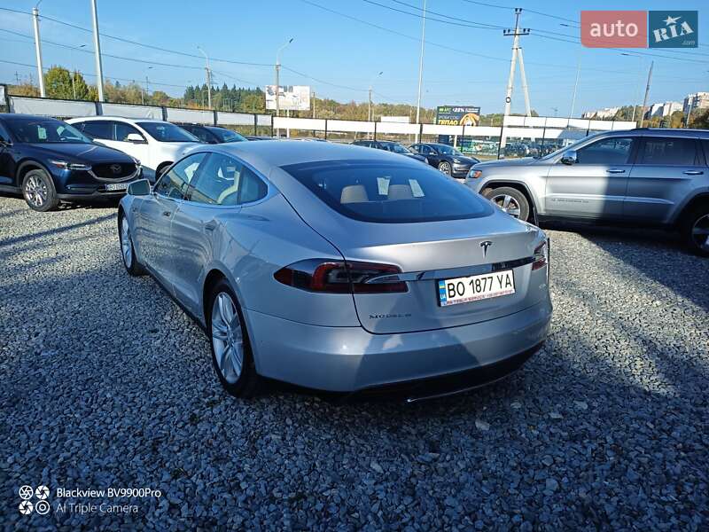 Лифтбек Tesla Model S 2015 в Тернополе