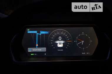 Лифтбек Tesla Model S 2013 в 