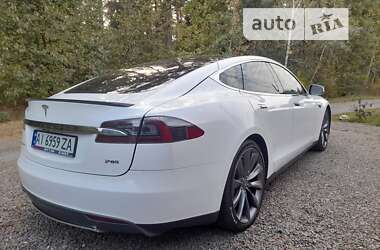 Лифтбек Tesla Model S 2013 в 