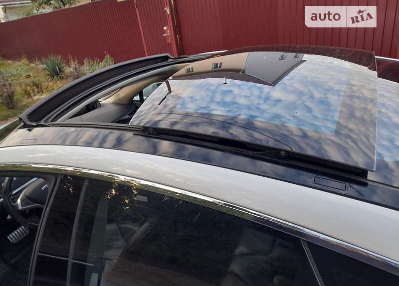 Лифтбек Tesla Model S 2013 в Киеве