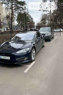 Ліфтбек Tesla Model S 2013 в Києві