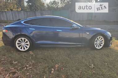 Лифтбек Tesla Model S 2016 в Люботине