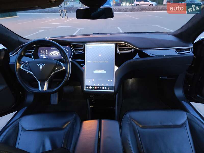 Лифтбек Tesla Model S 2015 в Сумах