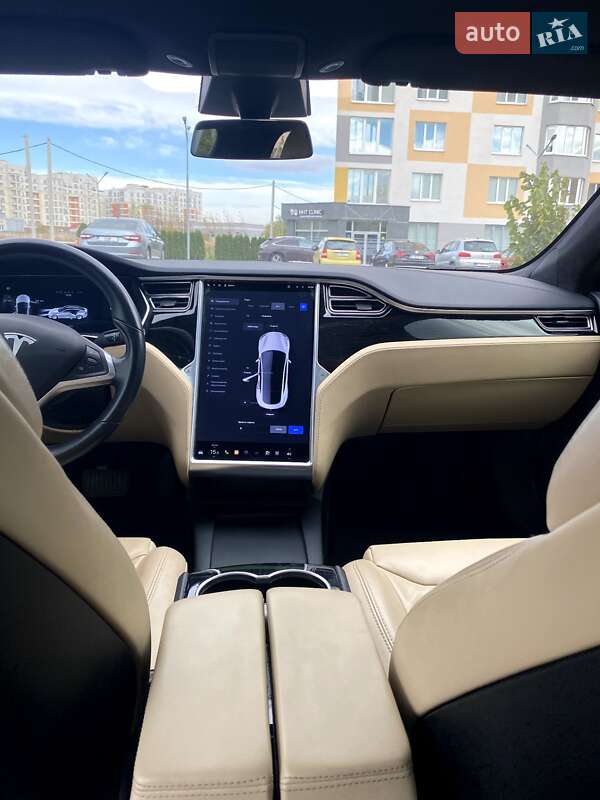 Лифтбек Tesla Model S 2017 в Одессе