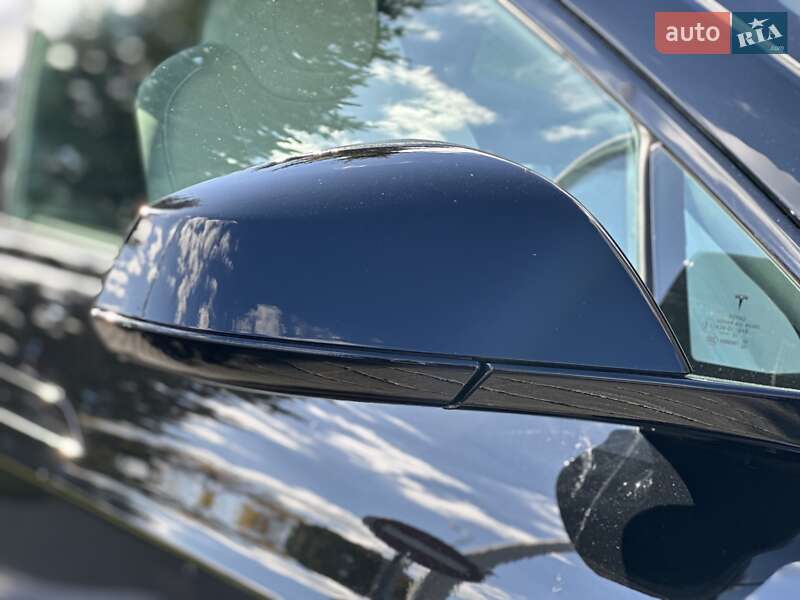 Лифтбек Tesla Model S 2021 в Одессе